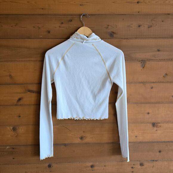 Urban Outfitters Out From Under Waffle Turtleneck Ivory Scalloped Crop Top M - Picture 3 of 5